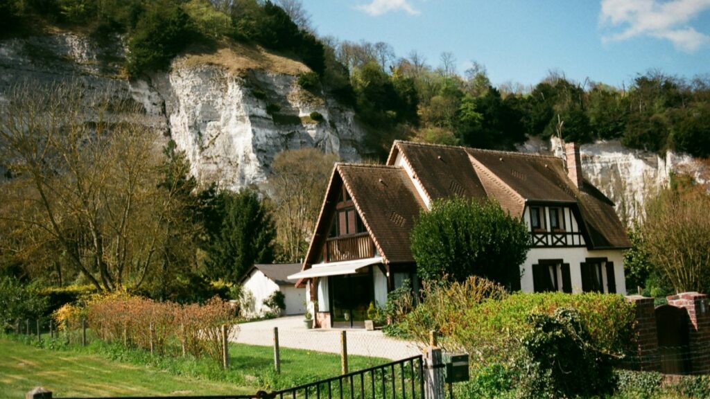 How Burkina Faso LinkedIn bloggers can collaborate with Togo advertisers in 2025