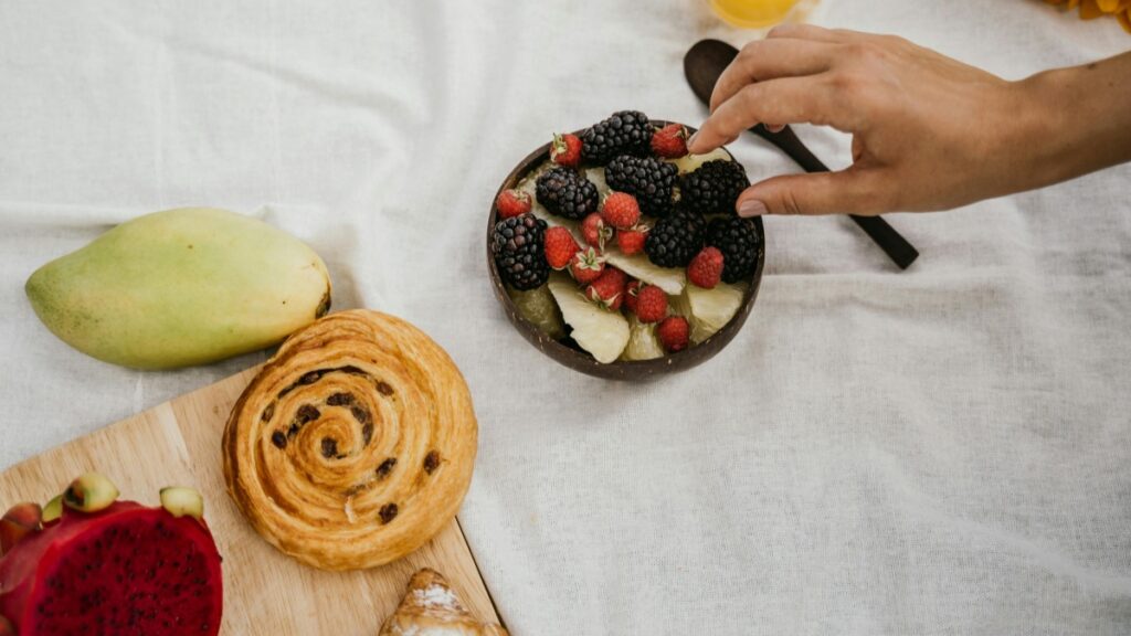 How Burkina Faso WhatsApp Bloggers Can Collaborate with Egypt Advertisers in 2025