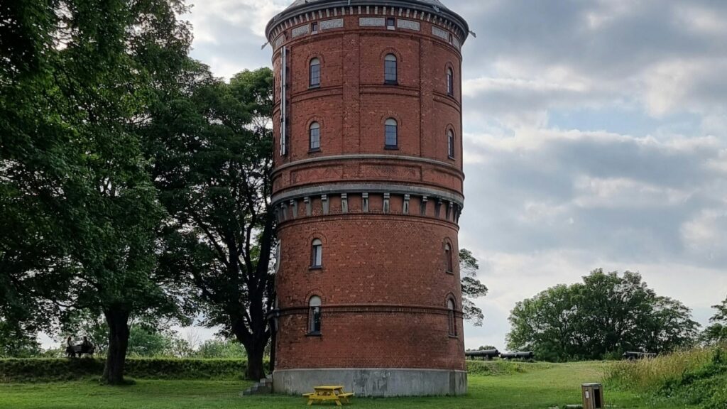 How Burkina Faso WhatsApp bloggers can collaborate with Morocco advertisers in 2025