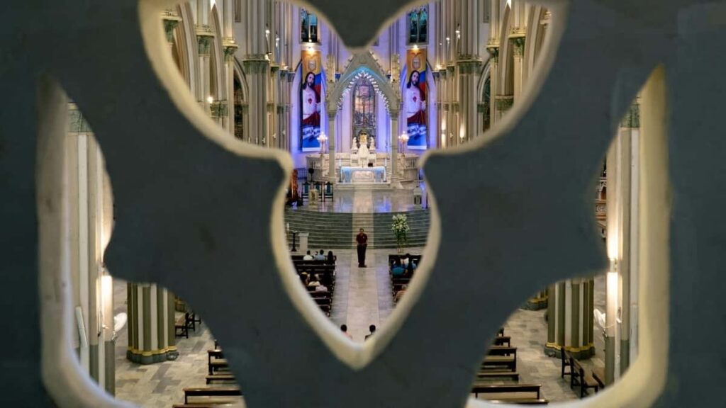 How Burkina Faso WhatsApp bloggers can collaborate with USA advertisers in 2025