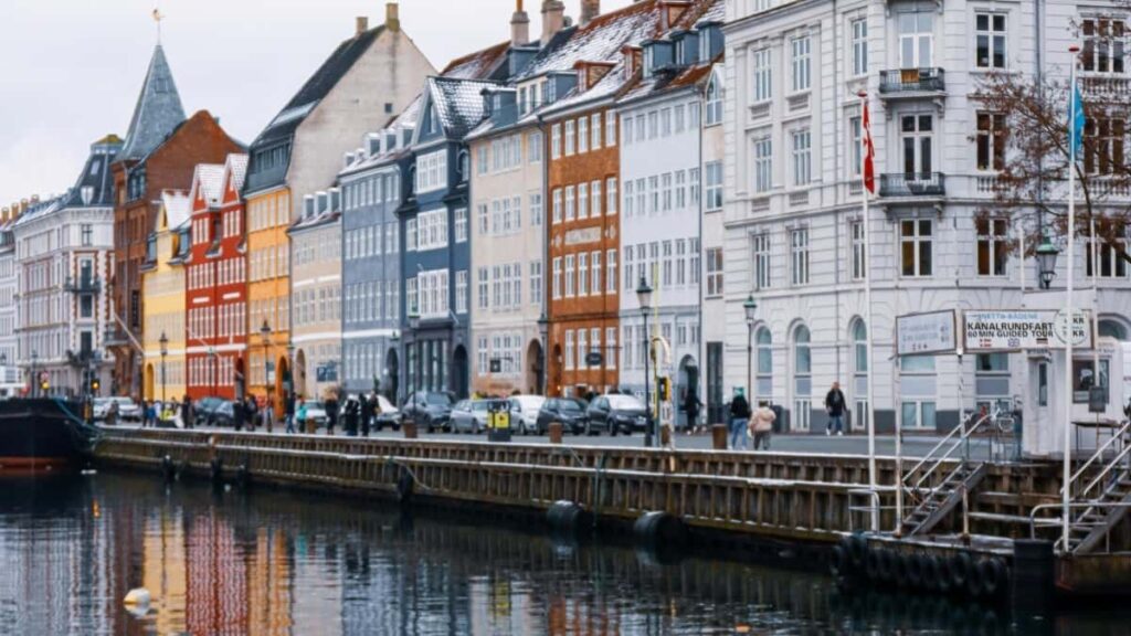 2025 Switzerland WhatsApp Advertising Rate Card for Burkina Faso