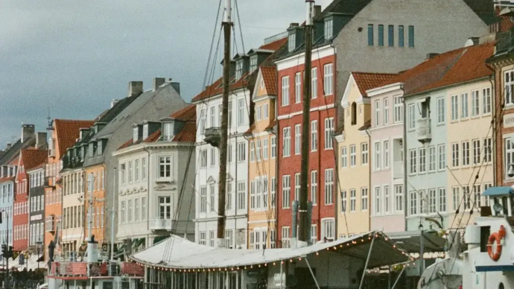 Fo advertiserw Burkina Faso, WhatsApp yel ka Malaysia, brand kɔrɔ, influencer vlog sponsor ye, ni ka fanan ye.