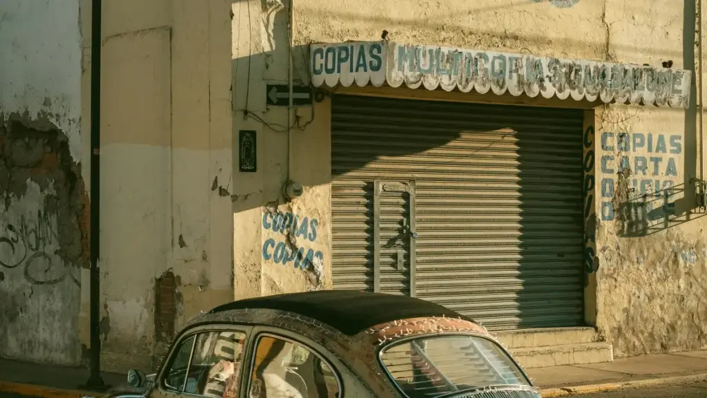 Découvrez comment les créateurs burkinabè utilisent Discord et taguent les marques dans des posts organiques, avec un focus sur le Cambodge.