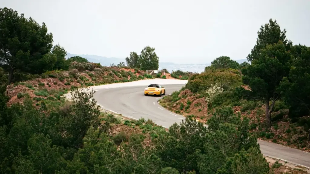 Yé taaba kɛraani Serbia Threads kɛraani ka saama barka fiili, fɔ ko fɛɛrɛ ka yera san.