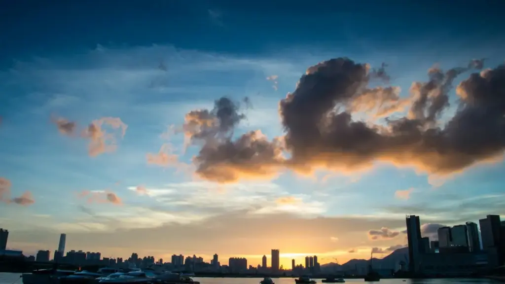 Sɛb-sɛb la: gɔogo ni nɛer yamb do Germany Douyin creators ma wend taaba skincare brands. Kafé, stratégie, ni ma-sɔɔg ta yelga.