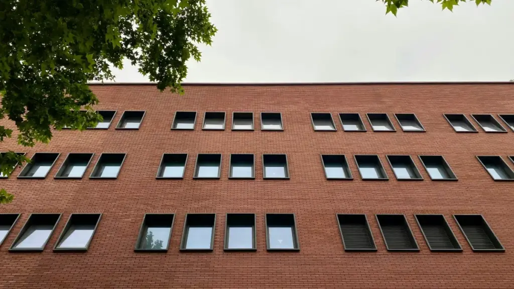 Apprenez à connecter avec marques chinoises sur Lazada pour créer guides voyages authentiques et engageants.