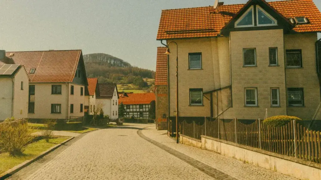 "Guide localisé pour annonceurs au Burkina Faso — comment identifier et engager créateurs Spotify venezuéliens pour lancer jeux mobiles, avec risques techniques et stratégies pratiques."