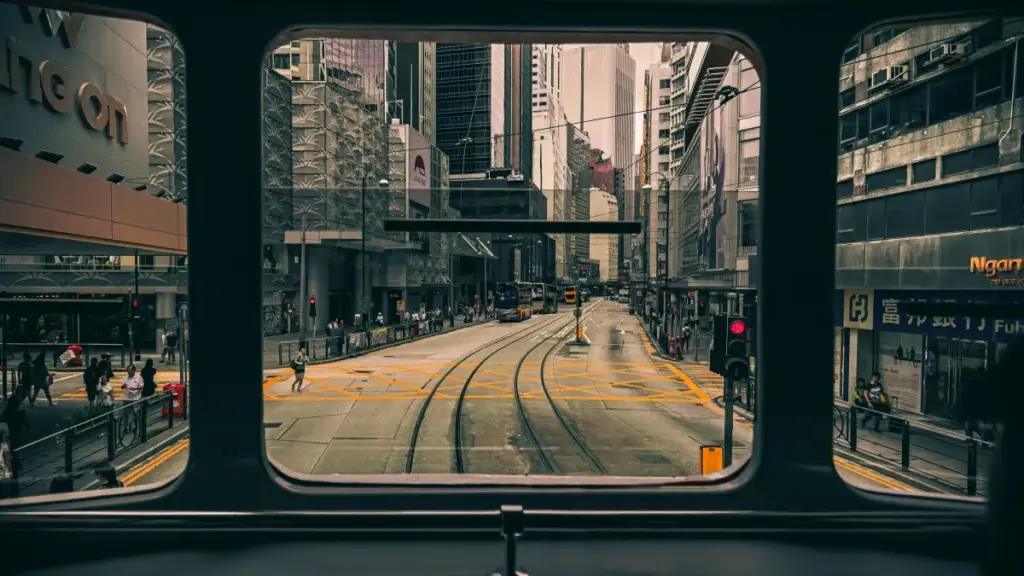 "Kɔrga fɔɣ-bɛɛnda: naana Xiaohongshu ka Thailand, nɛɛ yelga na brand-iba ka creator-gɔngo. Zaa nɛɛn yaan, saaba, ni tond yɔr."