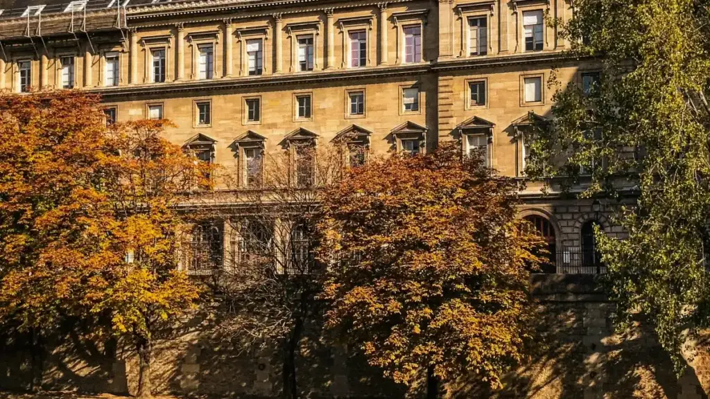 Dɛɛga ka laafu: sinɛ yɩla ka fɛra South Africa Hulu creators bé yéega wellness routines, bɛ yelga fɔr, stratégie, ni kanandi kɛra.