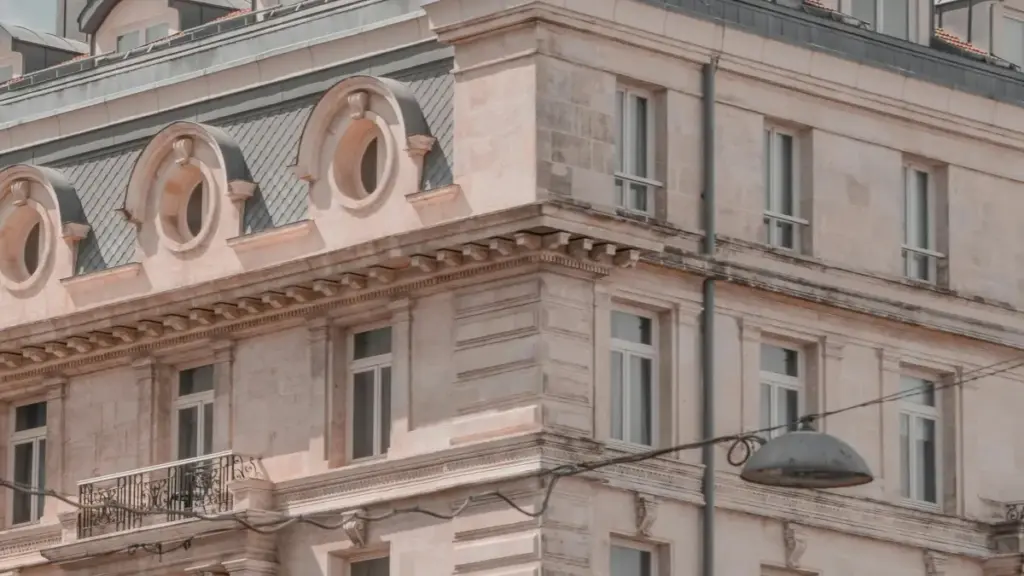 Waati bi: yamb laafi — doo lafi, dugu yambé. Jɛgɛ nɛ taama ka foog ka fɔl, ka saaɲa kɔnɔ ka Japɔn Xiaohongshu créateurs kɛra nyaana ka sɛnɔn yelena.