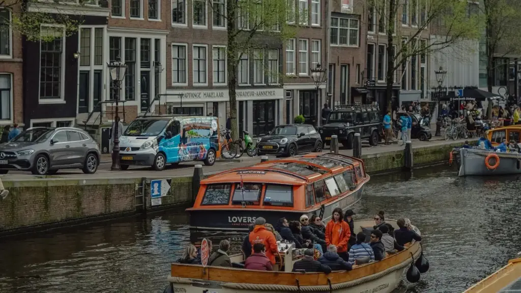 "Saba laafi: bɑŋ fo wechat créateurs UK ka fo UGC kampany? N saaba zabar yelga, taktiks, na bannzanga ji."