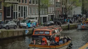 "Saba laafi: bɑŋ fo wechat créateurs UK ka fo UGC kampany? N saaba zabar yelga, taktiks, na bannzanga ji."