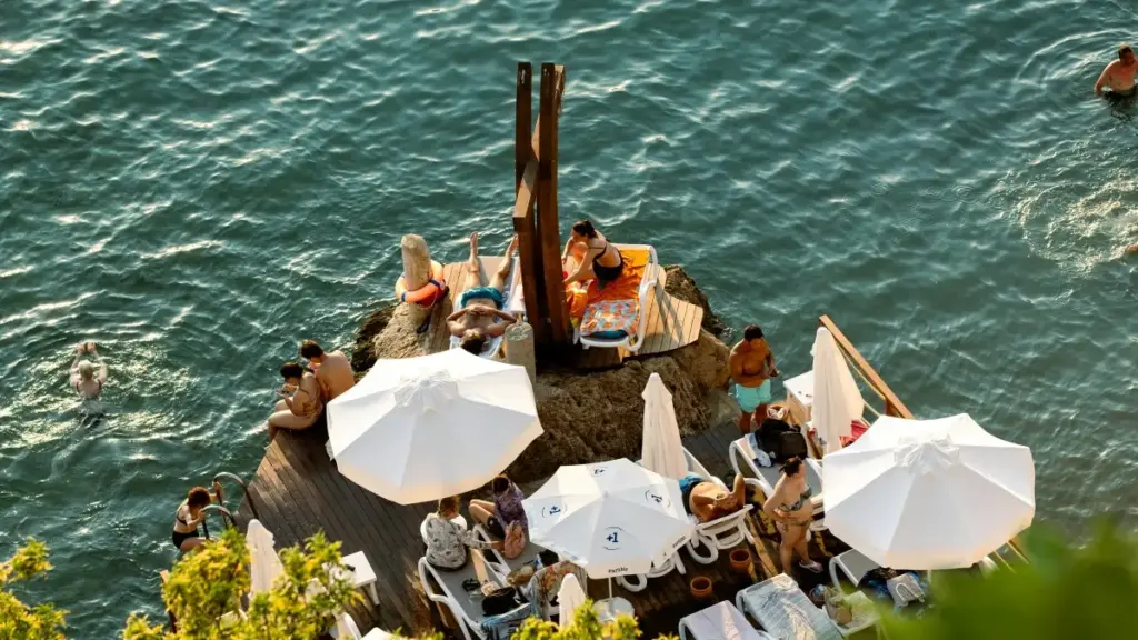 Kaɲa ka yéla: nɛɛma yaaré la, ni ka foogo singapori la eBay ka sigri santé ka fo nɔngre followers. Toma tiir yaa, stratégie, naaba kana ni taktiks.